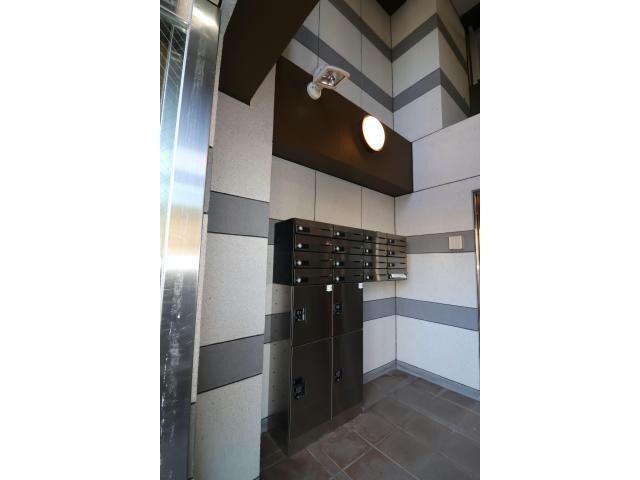 物件外観写真6　(宅配BOX)