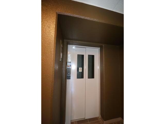 物件外観写真8　(エレベーター付き)