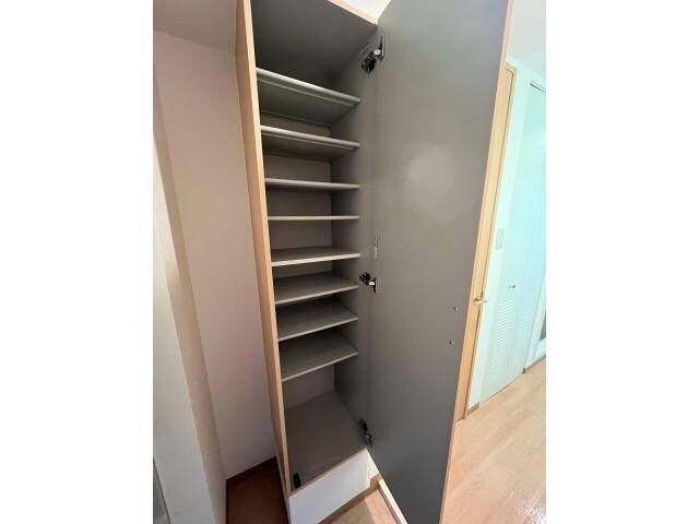 物件内観写真6　(下駄箱付き)