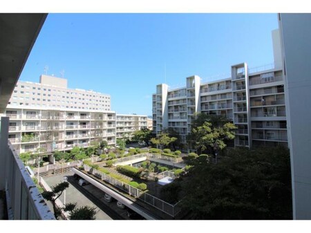 摂津ﾏﾝｼｮﾝC棟外観写真