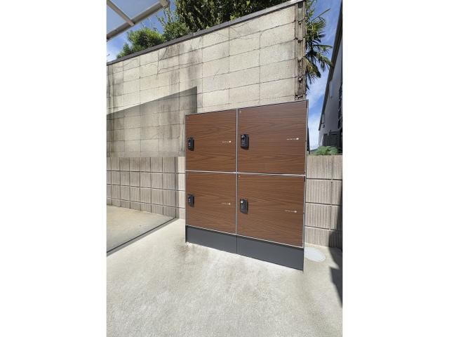 物件外観写真3　(宅配BOX)