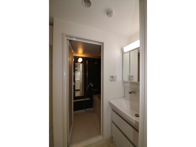 物件内観写真11　(洗面化粧台)