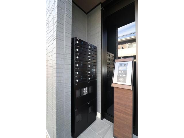 物件外観写真4　(宅配BOX)