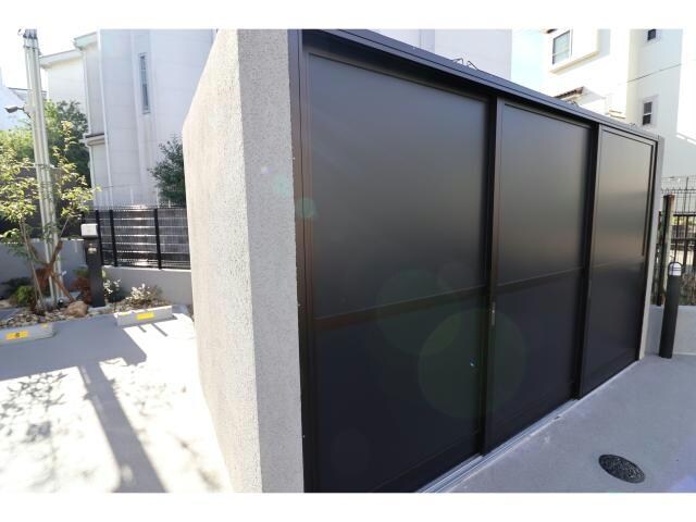 物件外観写真6　(ゴミ置き場)