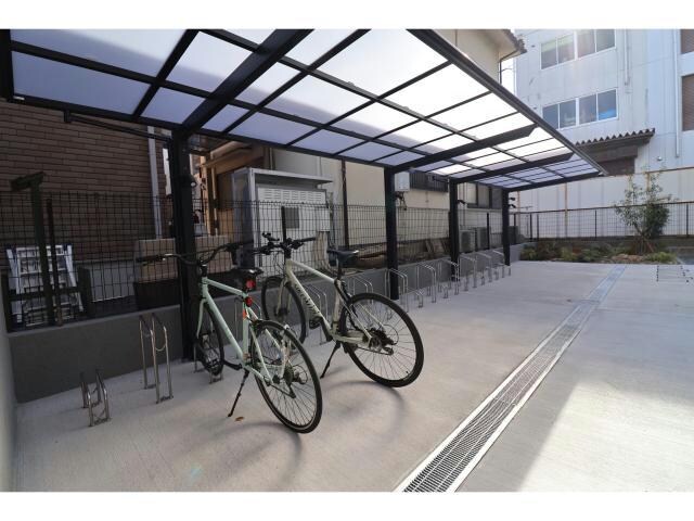 物件外観写真7　(駐輪場)