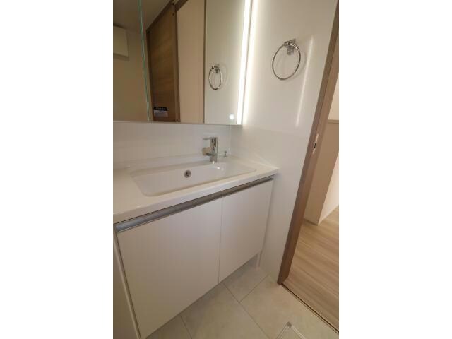 物件内観写真12　(洗面化粧台)