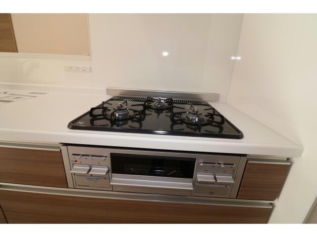 物件内観写真14　(グリル付きガスコンロ)