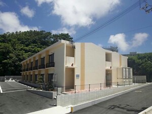 レオパレスサンクレスト我如古外観写真