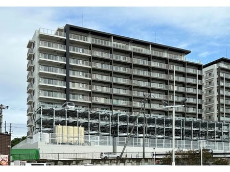 Y‘ｓ ESTEM COURT 北谷伊平 WEST外観写真