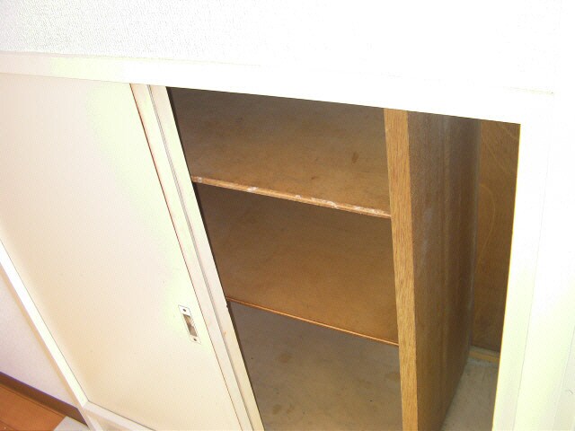 物件内観写真7　(玄関周り)