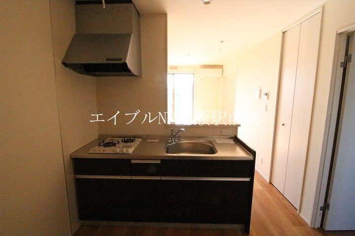 物件内観写真3　(類似物件　３口コンロ)