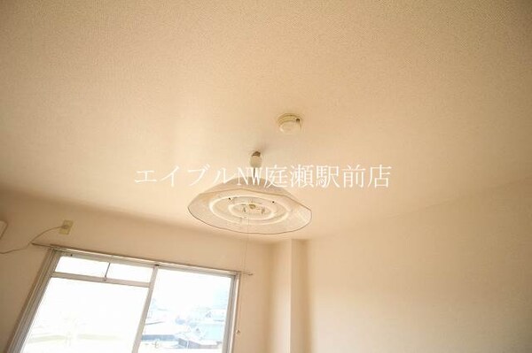 その他設備(洋室照明)