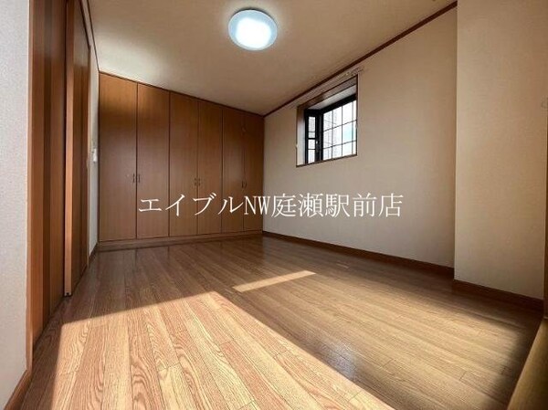 南洋室（出窓付き）