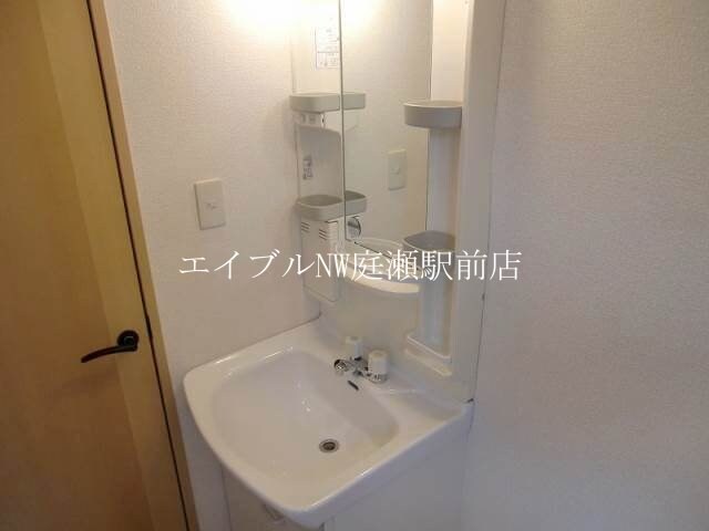 物件内観写真6　(独立洗面台)