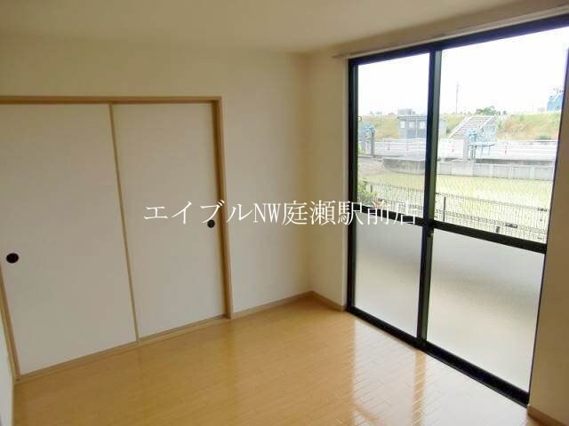 物件内観写真12　(洋室)