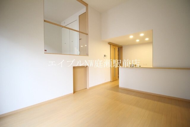 物件内観写真5　(リビング)