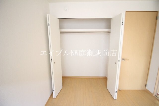 物件内観写真10　(収納)