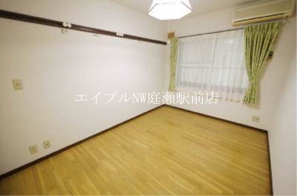 居室・リビング(別のお部屋の写真です。実際とは異なります。)