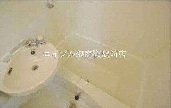 洗面所(別のお部屋の写真です。実際とは異なります。)