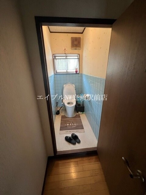 物件内観写真6　(共用トイレ)