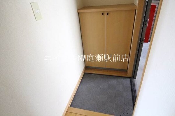 玄関(同タイプのお部屋の写真です)