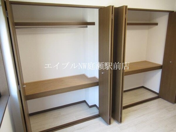 収納(北洋室クローゼット)