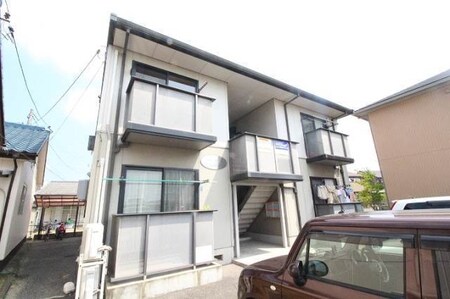 シャーメゾンビゼン外観写真