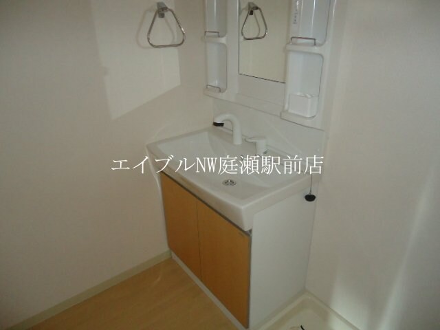 物件内観写真9　(洗髪洗面化粧台)