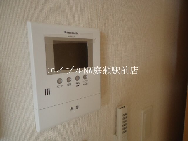 物件内観写真13　(カメラ付インターホン)