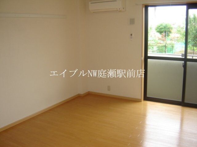 物件内観写真6　(洋室)