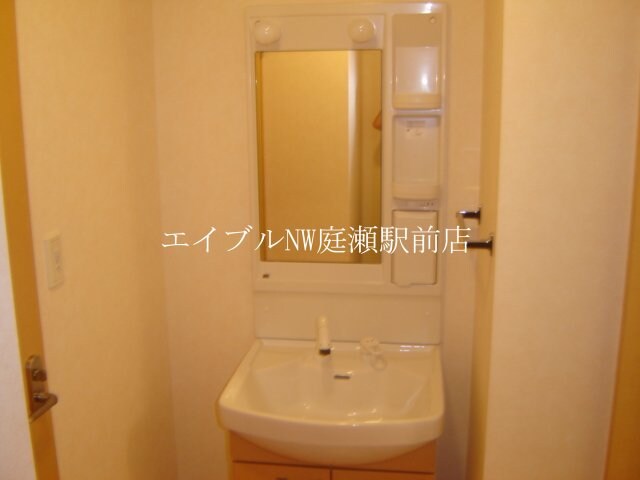 物件内観写真10　(洗髪洗面化粧台)