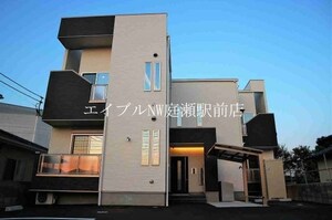 GRANDTIC 水江外観写真