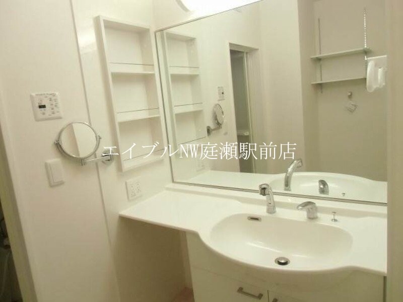物件内観写真10　(洗面台)