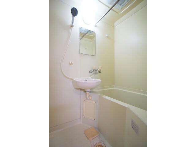 物件内観写真8　(バストイレ別)