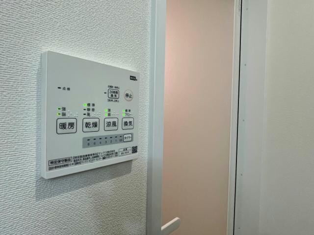 物件内観写真18　(浴室乾燥機)