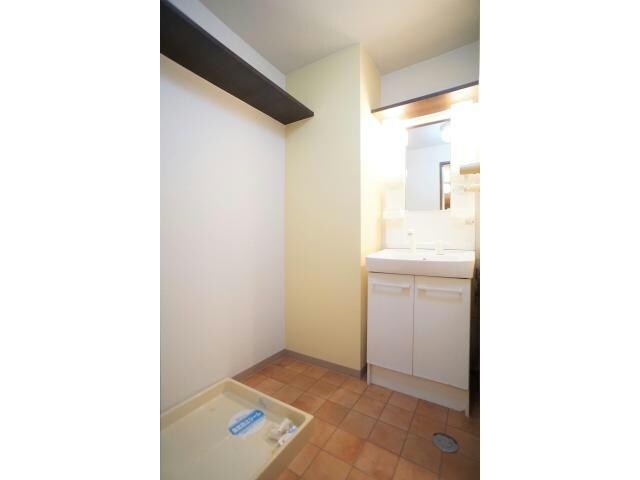 物件内観写真8　(独立洗面台)