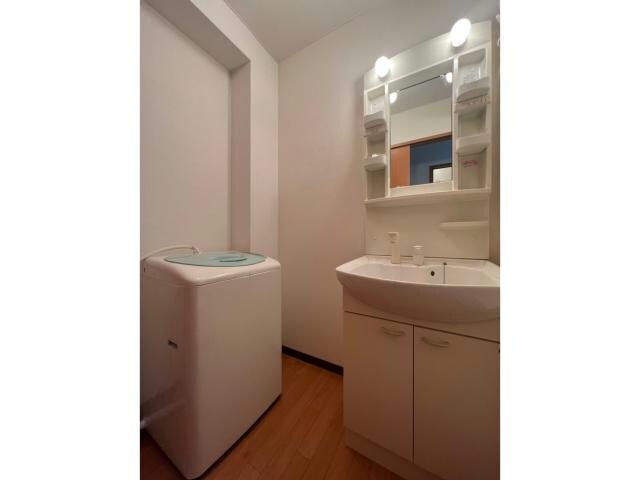 物件内観写真9　(独立洗面台)