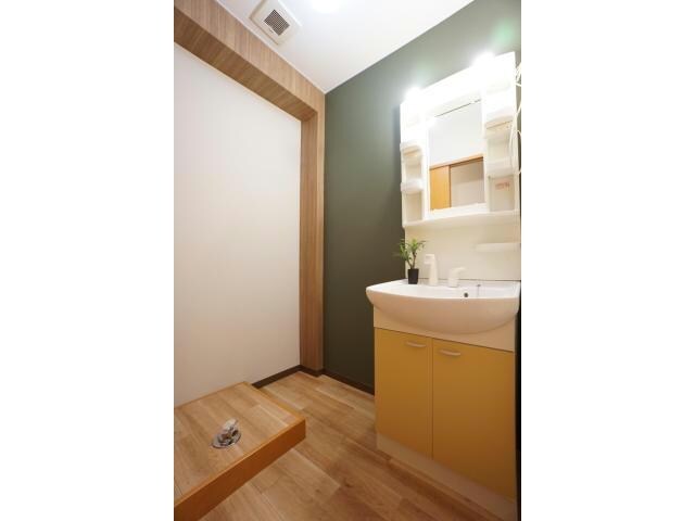 物件内観写真10　(オシャレな洗面スペース)