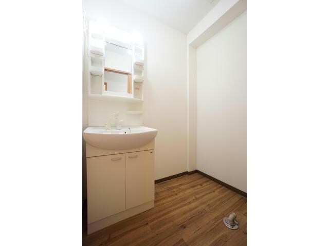 物件内観写真9　(独立洗面台)