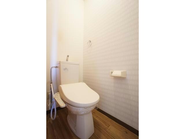 物件内観写真11　(温水洗浄便座)