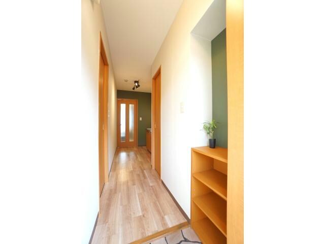 物件内観写真13　(玄関)