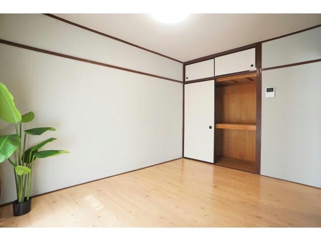 物件内観写真7　(押入れ)