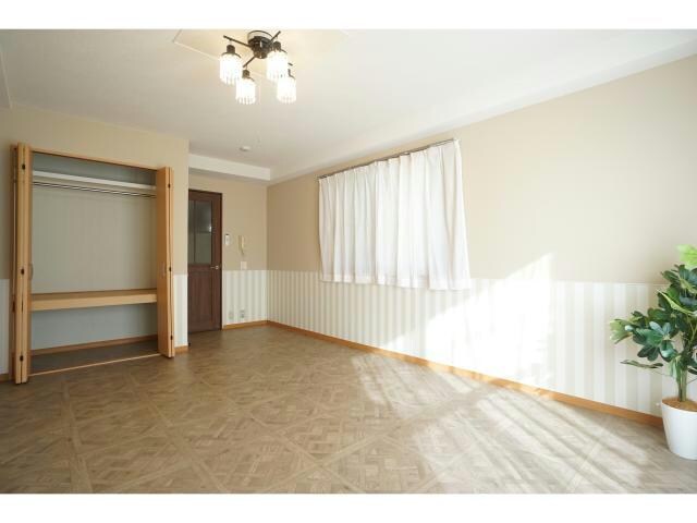 物件内観写真7　(クローゼット収納)