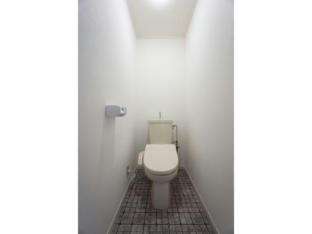 物件内観写真13　(温水洗浄便座)