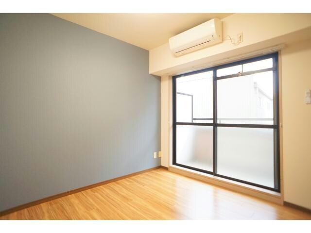 物件内観写真5　(エアコン2基付き)