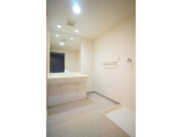 物件内観写真14　(広々洗面所♪)