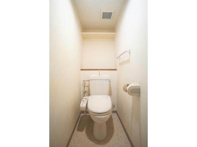 物件内観写真16　(温水洗浄便座)