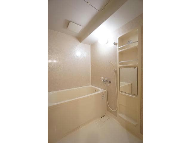 物件内観写真11　(ゆったりバスルーム)