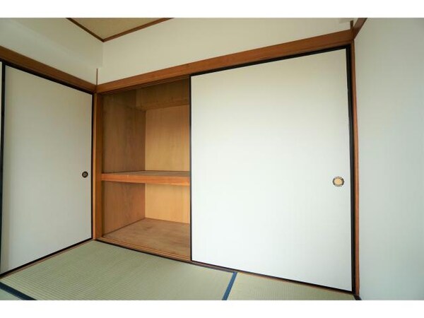 収納(奥行深めの押し入れ収納)