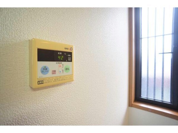 その他設備(温度調節パネル)